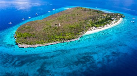 premium photo aerial view   sumilon island