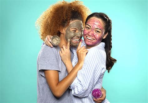 two girls share a facial 2 smittysinfoschool