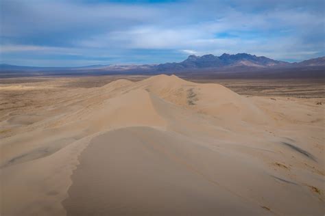 kelso dunes trail hiking  mojave desert sand dunes  rambling unicorn