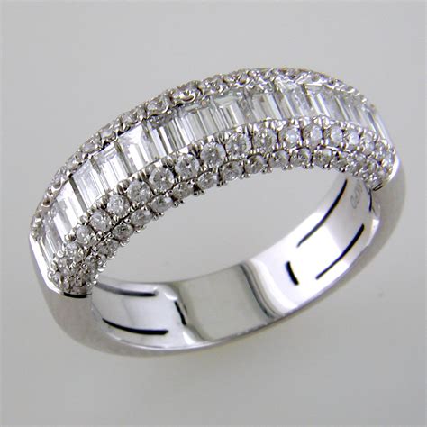 Round And Baguette Diamond Prong Set 18k White Gold Wedding Band Ring