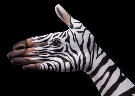 amazing examples  hyper realistic hand art pick chur