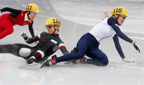 Only Speedskater Who Didnt Fall Wins Womens 500 The New York Times