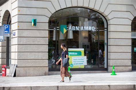 abn amro compenseert klanten met  miljoen euro voor te hoge rentes