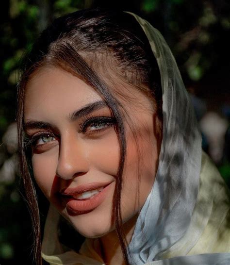 Iranian Persian Women Girls Doniidaily In 2022 Persian Beauties