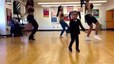 Niña De 2 Años Causa Sensación Al Bailar Como Beyoncé
