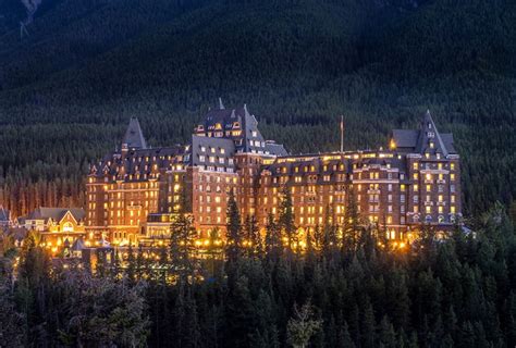 fairmont banff springs hotel  splendid castle   rockies    stories