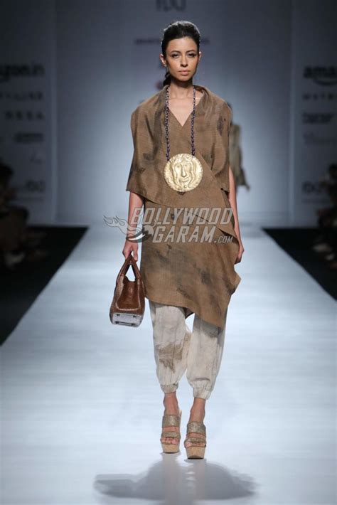 amazon india fashion week  showcases cultural blend  novita yunis