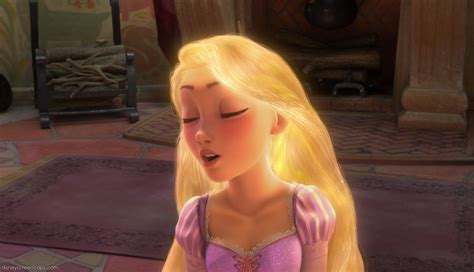 glowing hair rapunzel rapunzel  flynn image  fanpop