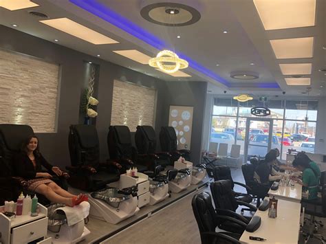 luxury nail  spa opening hours  glendale ave st catharines