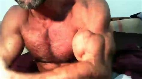 hairy flexing muscle daddy thumbzilla