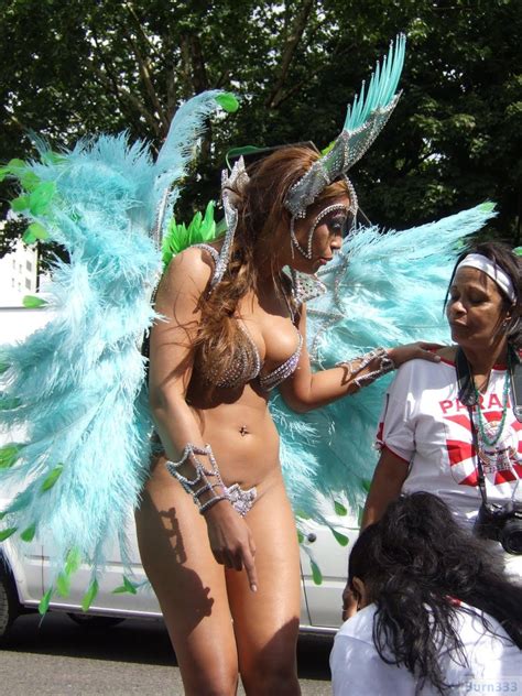 Enjoy Hourglass Bodies Of Latina Divas On Carnival 63