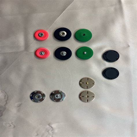 bottoni automatici milleidee merceria lana cotone bigiotteria riparazioni sartoriali chiari