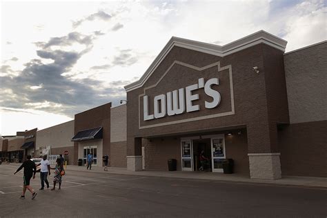 lowes announces illinois store closures