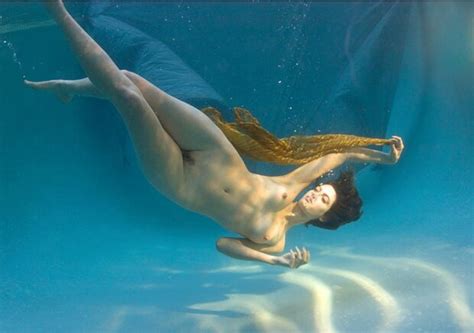 Beautiful Nude Underwater Tali Ki
