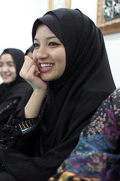 Foto Wanita Melayu Yang Anggun Dan Cantik Koran Online
