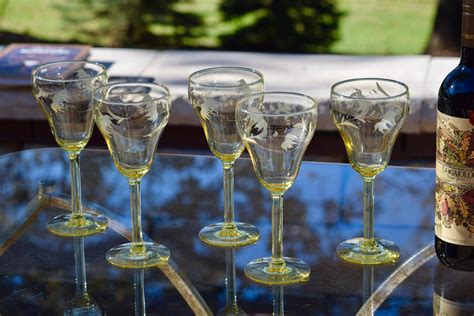 5 vintage etched yellow wine glasses 1950 s elegant tall yellow