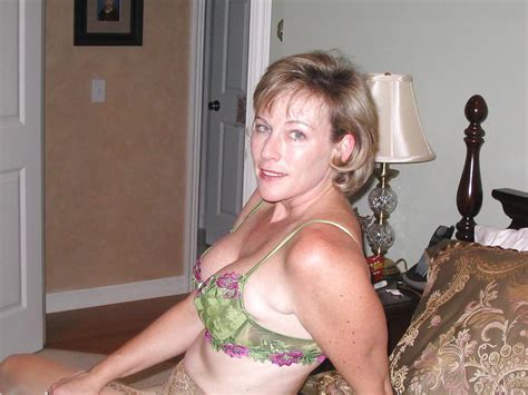 amateur mature pictures uber hot milf housewife