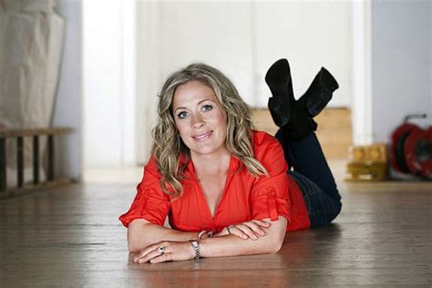 sarah beeny says her boobs boosts tv ratings daily mail online