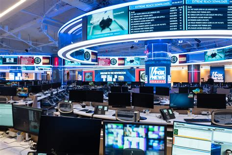 fox news studio   newsroom broadcast set design gallery
