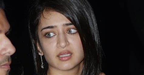 high quality bollywood celebrity pictures akshara haasan