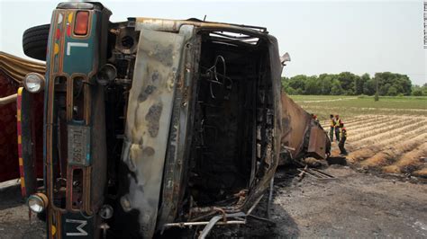 pakistan fuel tanker truck explosion kills    cnn