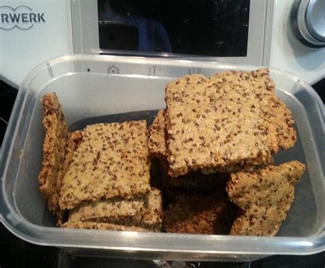 rosmarien parmesan chia samen cracker rezept  carb