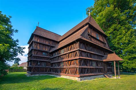 dreveny kostol hronsek unesco turistickysk