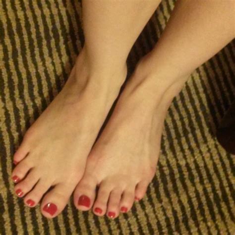 riley reynolds s feet
