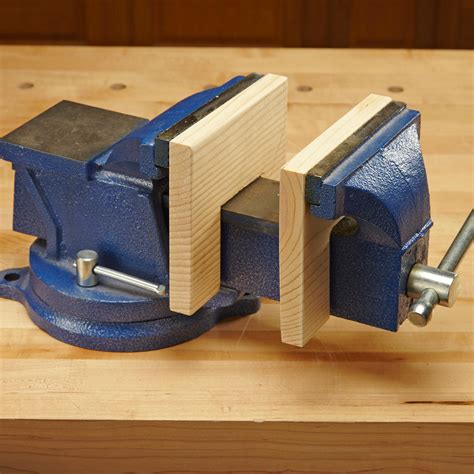 modification dun etau  metal pour travail du bois luthier debutant