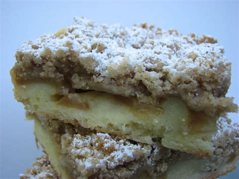 heidi bakes apple crumb squares