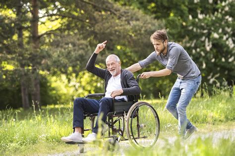 benefits    caregiver  older adults senior care home
