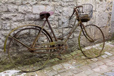 afbeelding van httpstaticzoomnleacebeaaeee oude fiets  oud stadje
