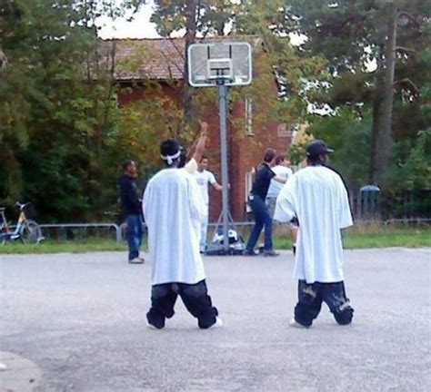 sagging pants is the worst fashion trend of all time 18 pics