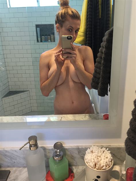 iliza shlesinger nude the fappening 2014 2019 celebrity photo leaks