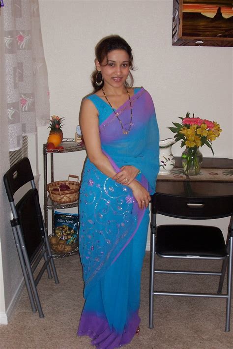 Real Indian Girls Pics 31 Indian Housewives And Girls In