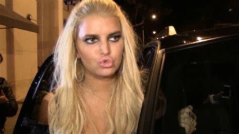 Jessica Simpson Stumbles Out Of Hubby S Birthday Dinner