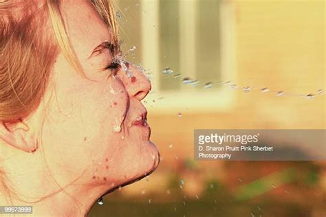 Squirting Girl Photos Et Images De Collection Getty Images
