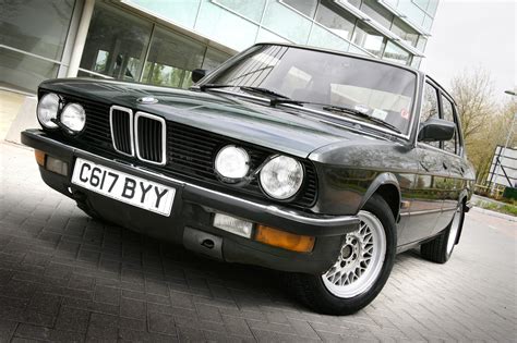 bmw   series buyers guide classics world