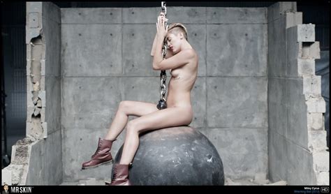 You Have To See This Nude  Of Miley Cyrus In Wrecking Ball