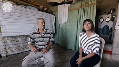 rashida jones visits a syrian refugee camp shot in 360 vanity fair youtube