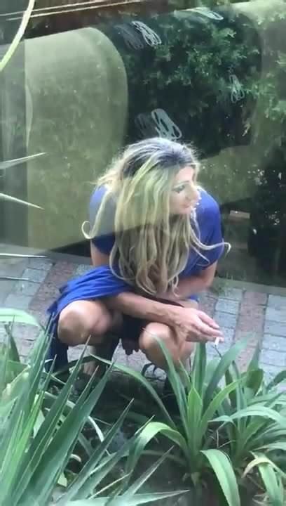 trans caught peeing outdoor outdoor shemale hd porn 1f nl