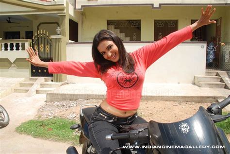 Modern Blogs Honey Rose Cute Malayalam Telugu Actress