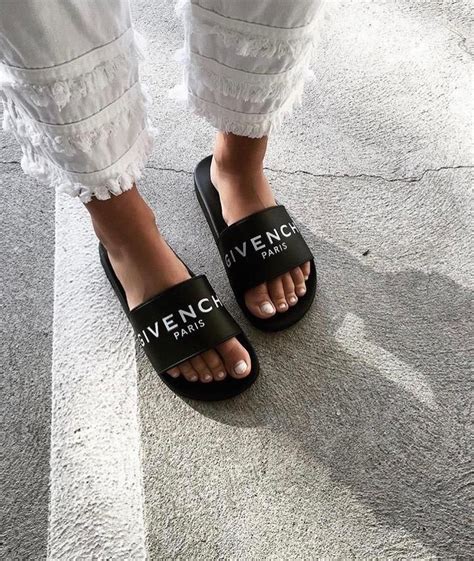 unisex designer black  white  toe post sandals  sandals