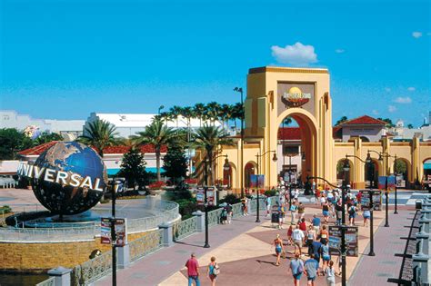 orlando theme parks  visit  summer