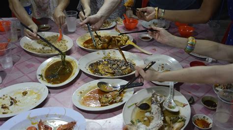 singaporean kelong dinner extravaganza kelong dinner singapore