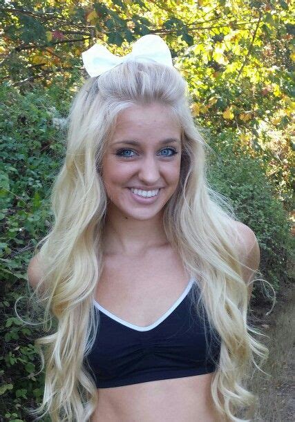 cheerleading senior picture idea this is my amazing friend lexi by the way d hairstyles