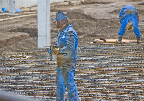 koerperliche arbeit foto bild erwachsene menschen bei der