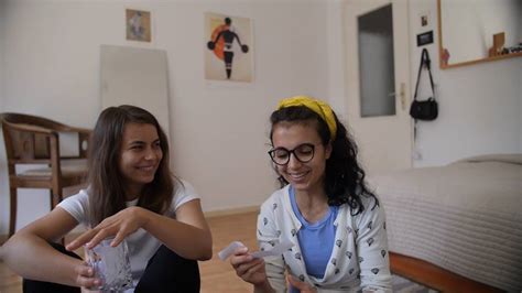 sexul vs barza prima platformă de educație sexuală în format video din românia