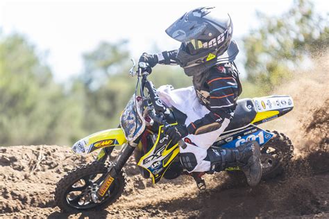 cobra cup mini riders set  ultimate  track experience dirt action