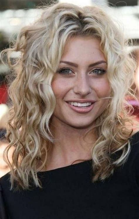 21 gorgeous hairstyles for fine curly hair curly hair styles fine